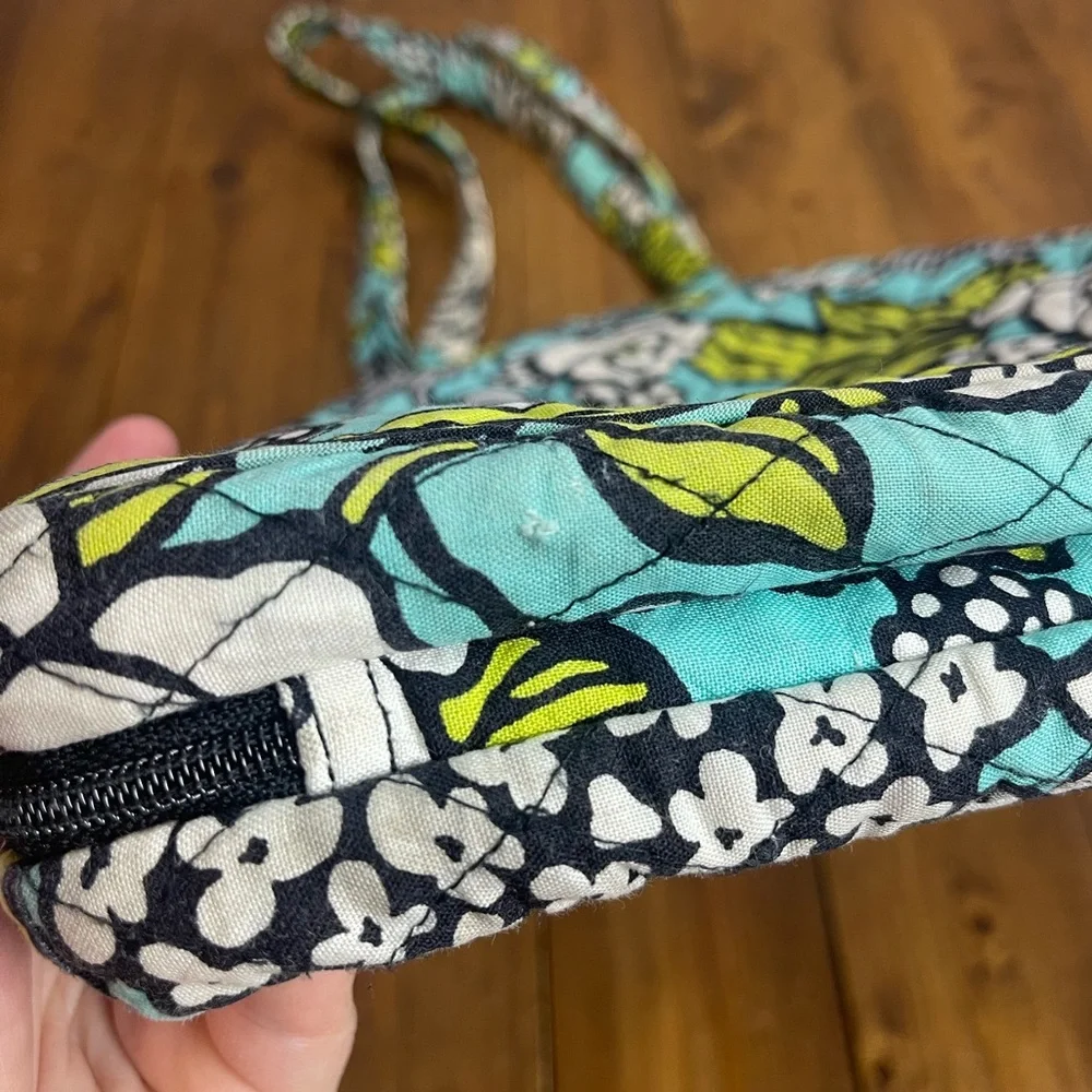 Vera Bradley Laptop travel tote in island blooms